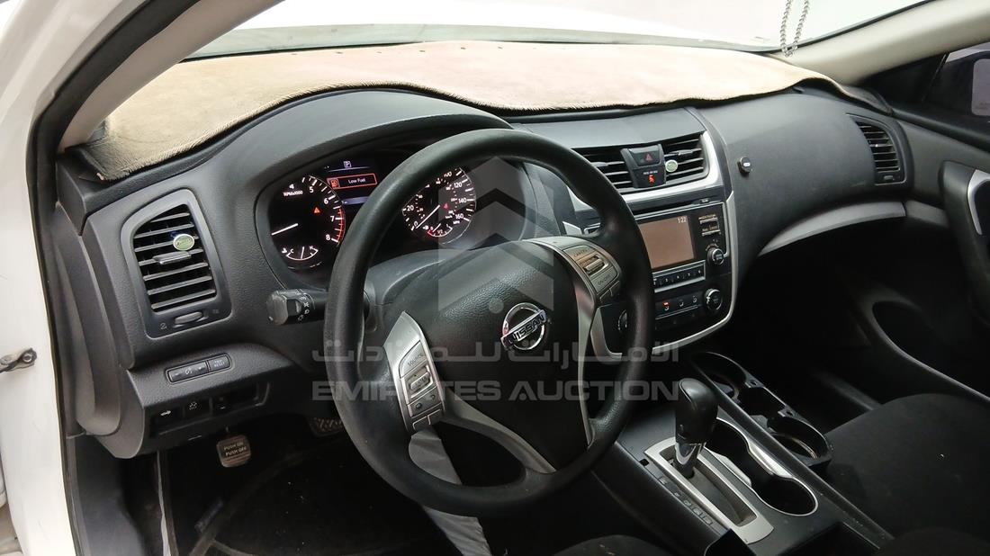 2016 Nissan Altima — Front Left Driver Dashboard View — Photo 14