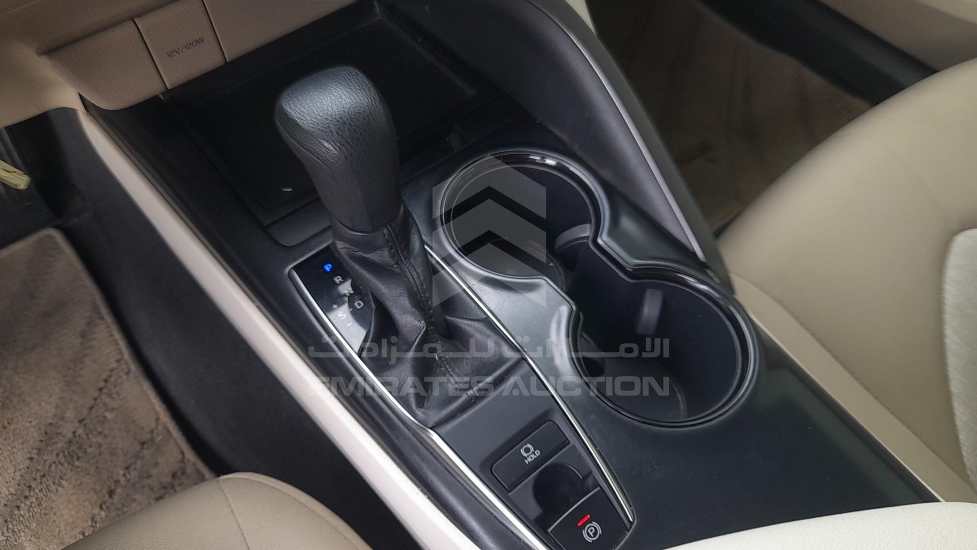 2018 TOYOTA CAMRY VIN: JTNBF9HK4J3014819