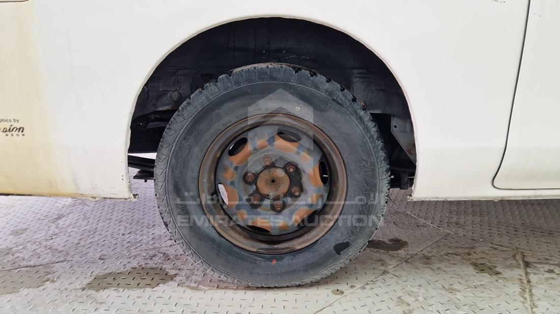 2014 Nissan Urvan — Rear Right Tyre — Photo 26