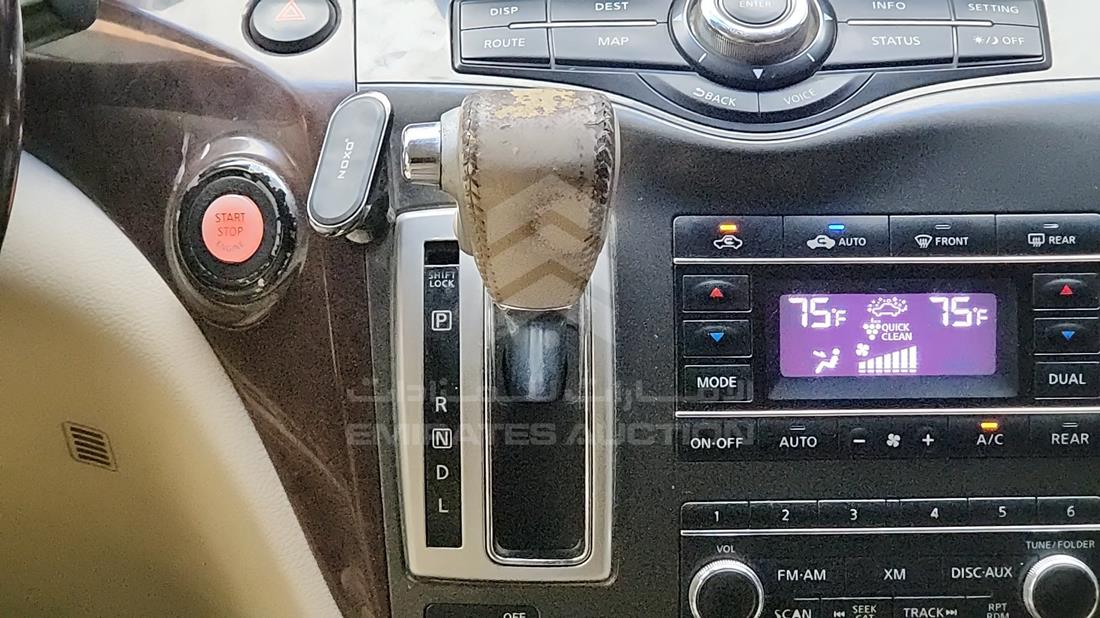 2011 Nissan Quest — Gear View — Photo 18