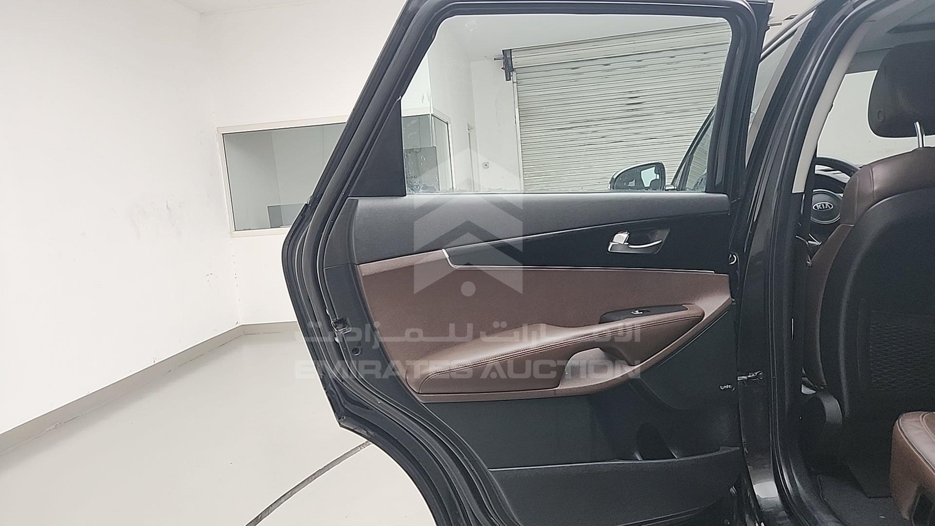 2016 KIA SORENTO VIN: KNAPH814XG5065519
