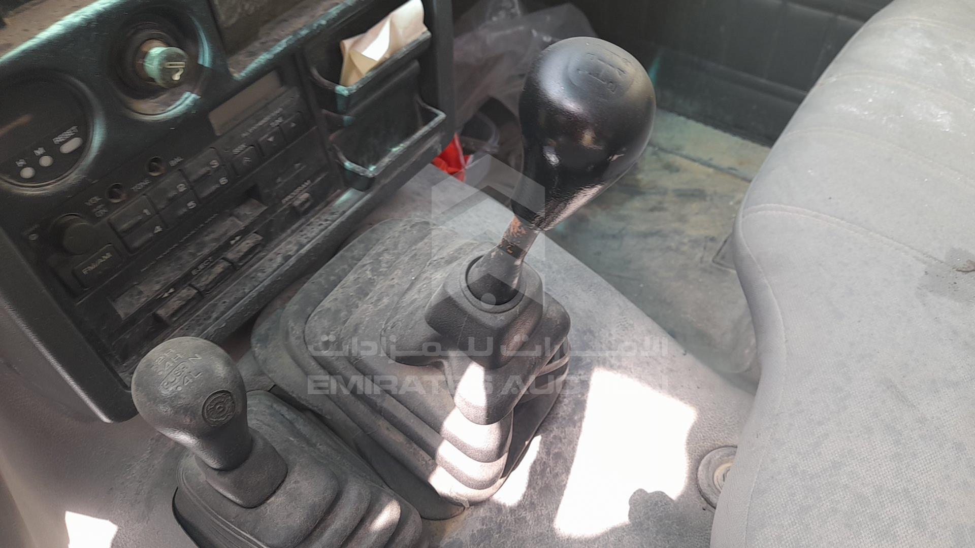 0 NISSAN --- VIN: JN1URGY60Z0027313