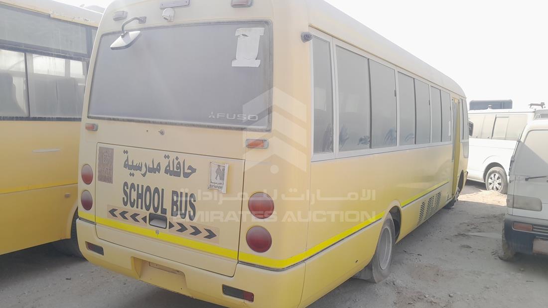 ميتسوبيشي روسا 2015 — الزاوية الخلفية اليمنى — صورة 8