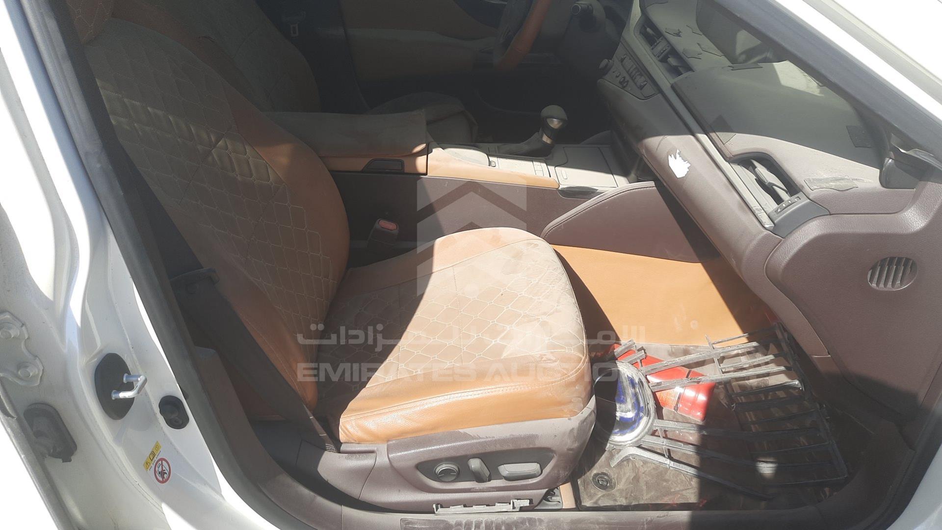 2019 LEXUS ES 300H VIN: JTHB21B16K2009631