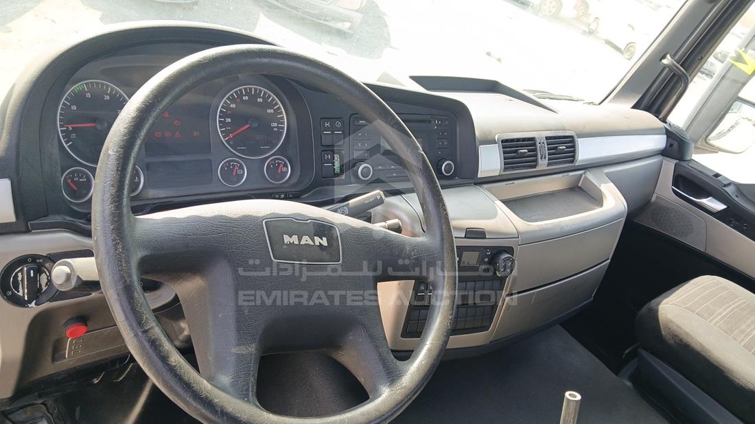 2014 Man — Full Dashboard View — Photo 16