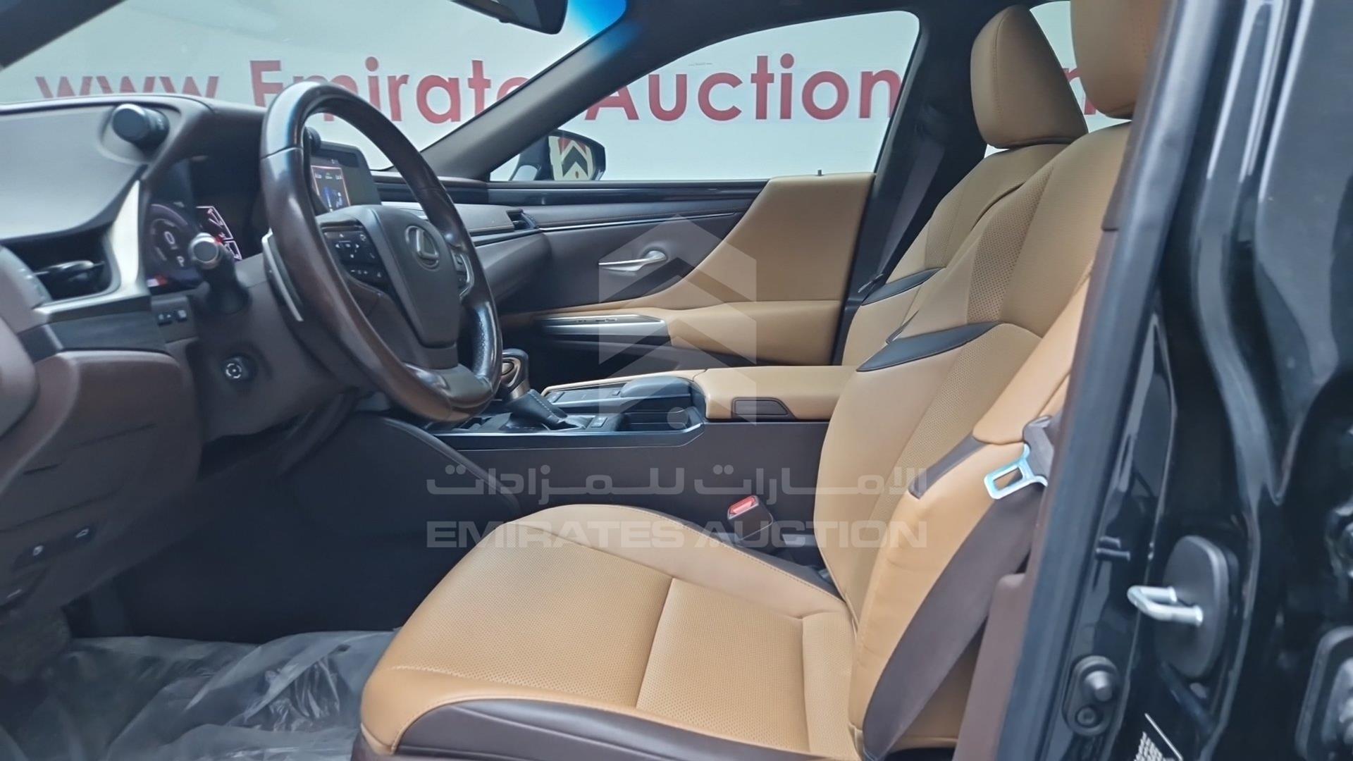 2021 LEXUS ES 300H VIN: JTHB21B15M2140116