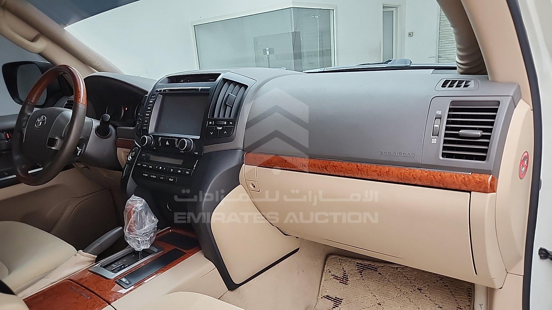 2013 TOYOTA LAND CRUISER VIN: JTMHV09JXD4095973