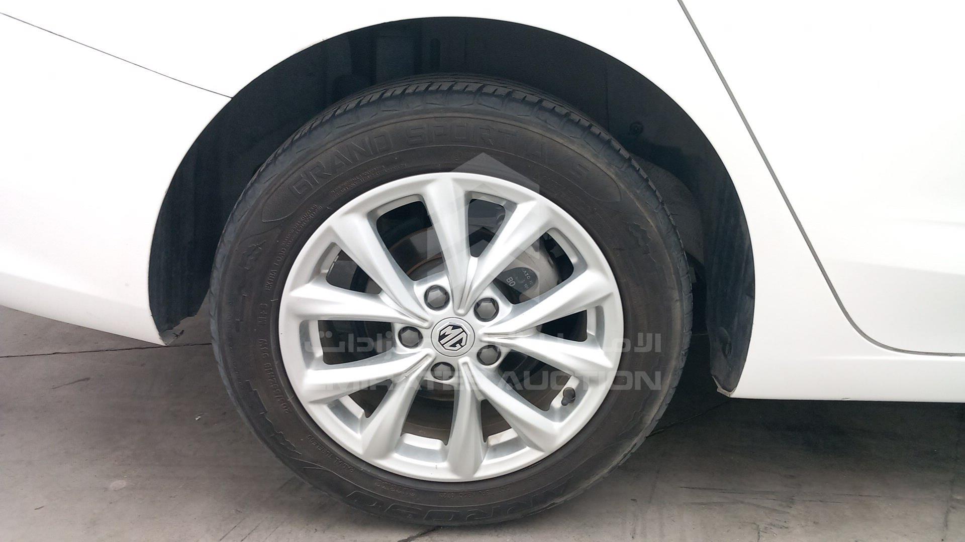 2022 MG MG 5 VIN: LSJA36E34NZ037507