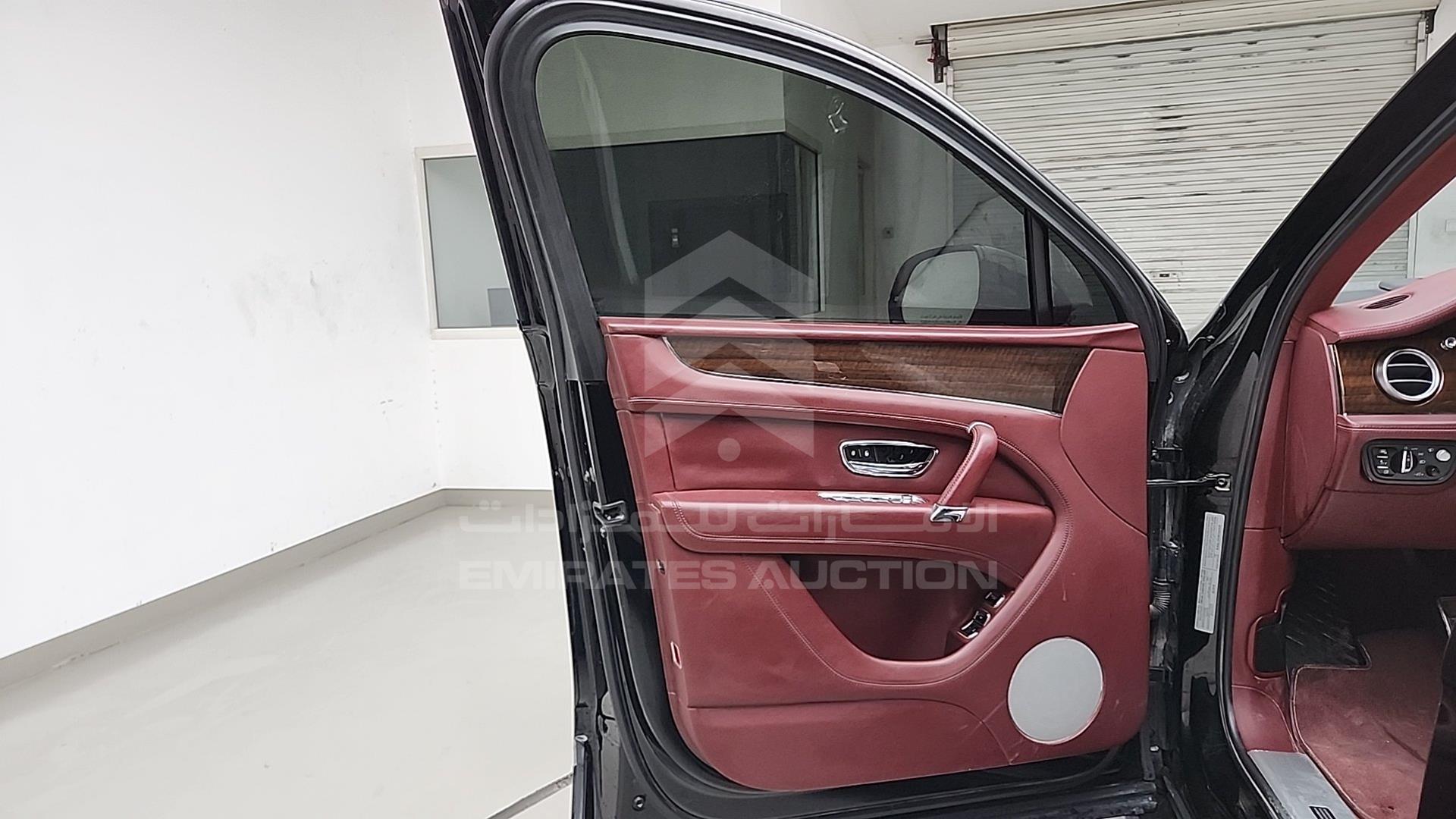 2019 BENTLEY BENTAYGA VIN: SJAAL1ZV2KC023332