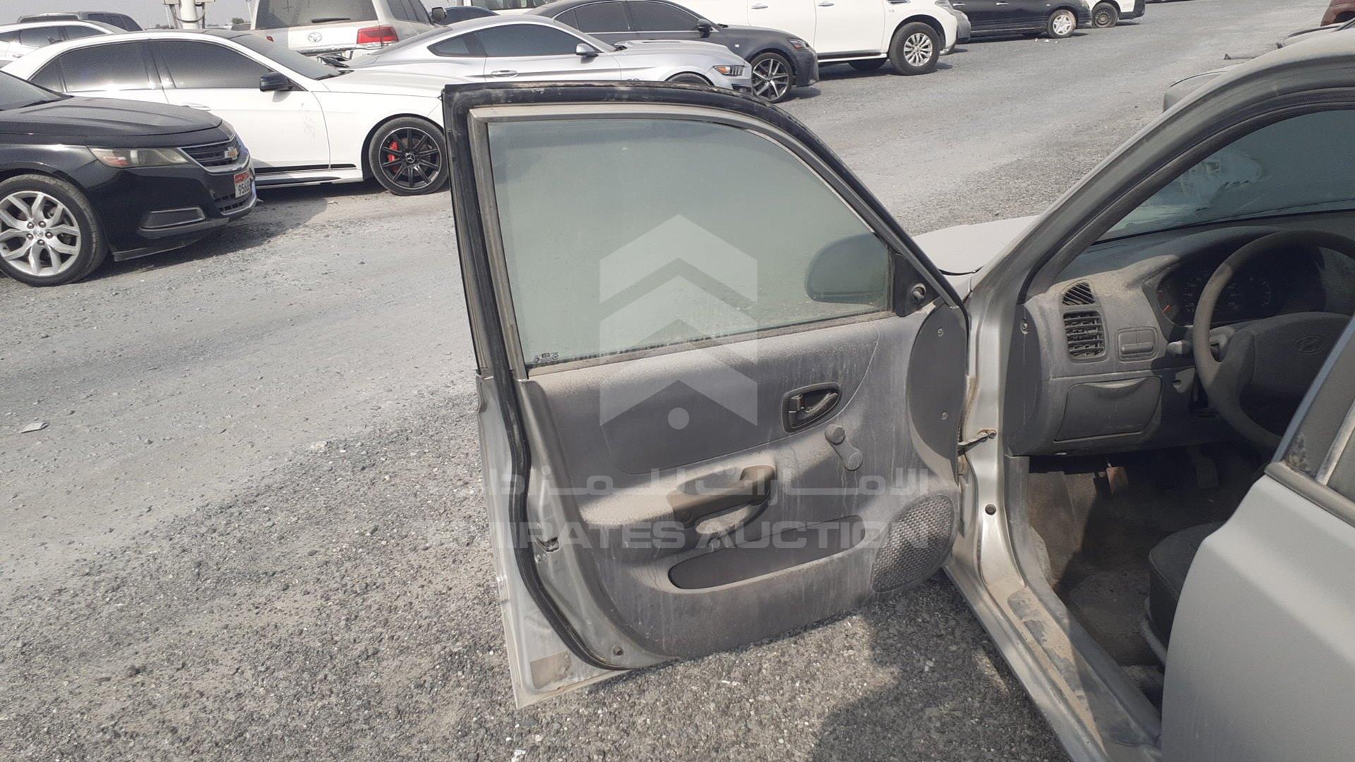 2001 HYUNDAI ACCENT VIN: KMHCG41FP1U185828