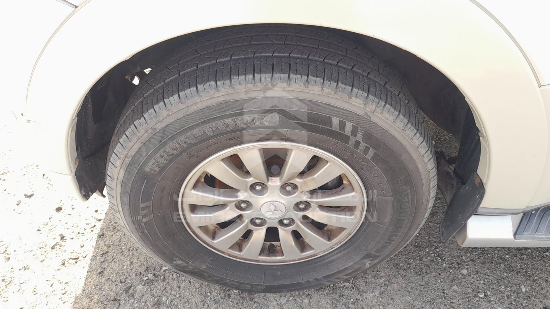 2012 MITSUBISHI PAJERO VIN: JMYLRV95WCJ704546
