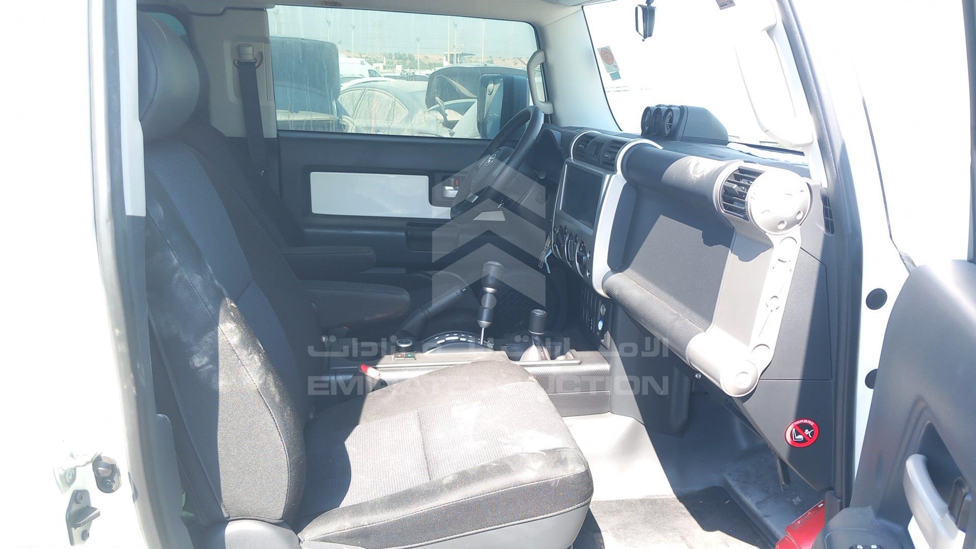 2022 TOYOTA FJ CRUISER VIN: JTEBU11F6NK266863