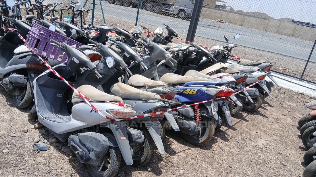 20 Scooter - Scrap without document — Rear Left Passenger View — Photo 13