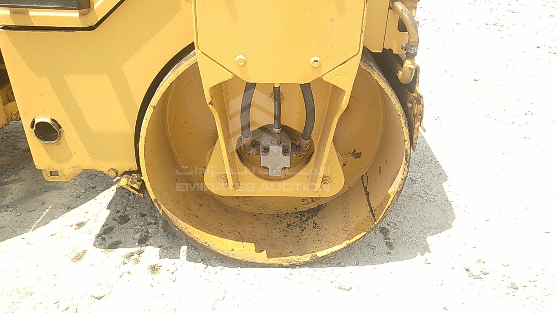 2015 CATERPILLAR --- VIN: CATCB14BB47800276