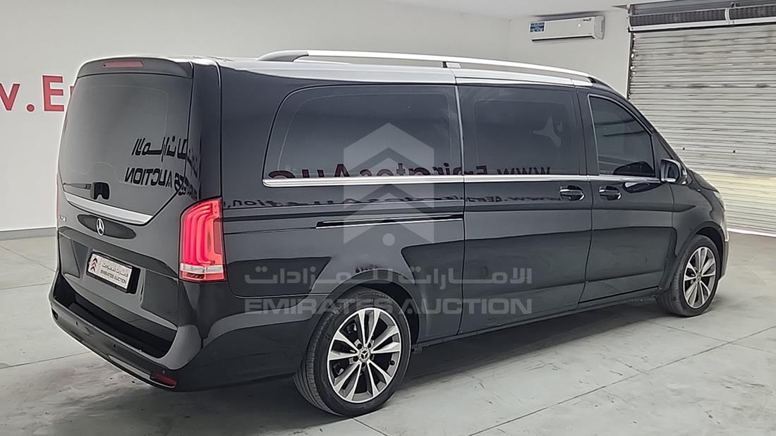 مرسيدس V 250 2021 — الزاوية الخلفية اليمنى — صورة 8