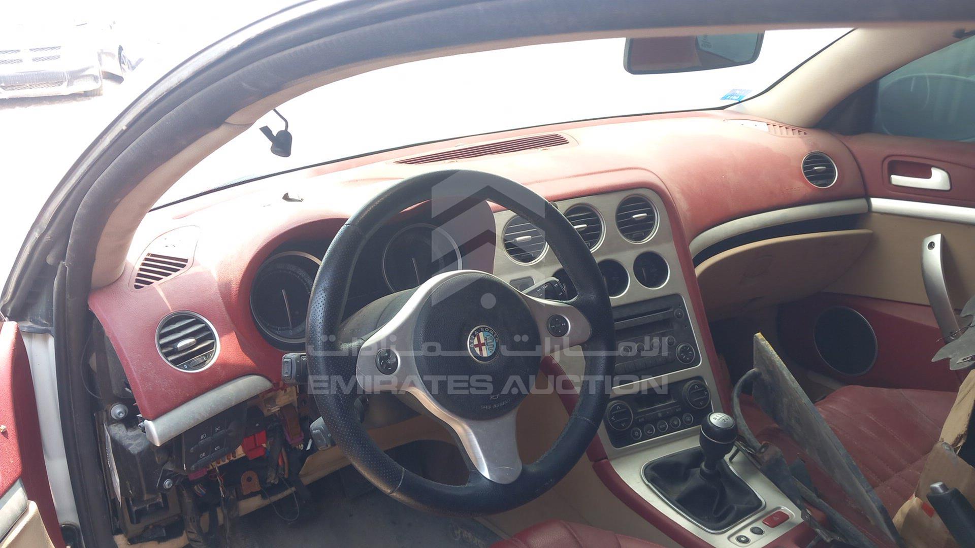 0 ALFA ROMEO --- VIN: ZAR93900005021104