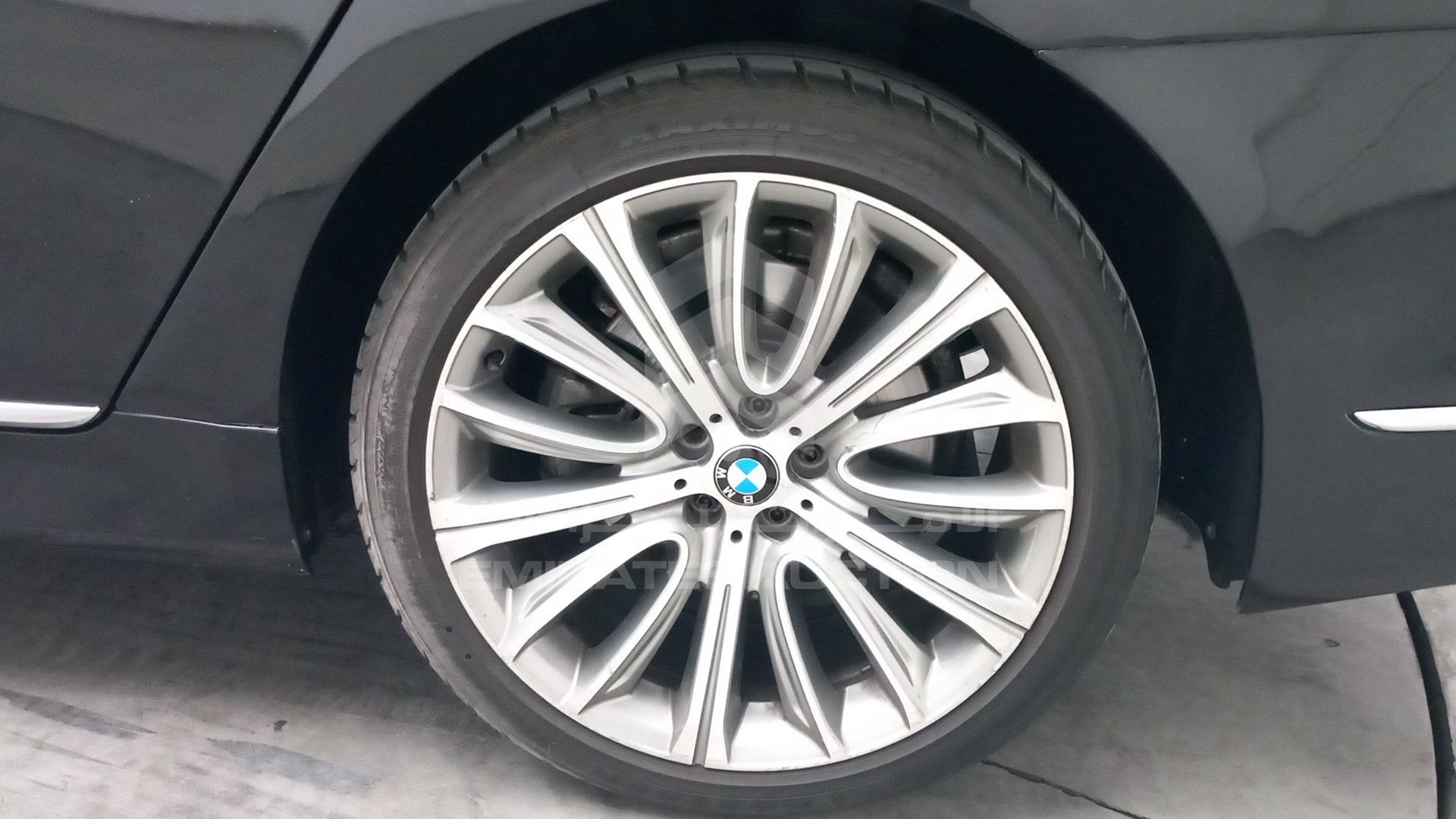 2019 BMW 730 LI VIN: WBA7E0A00KB363773