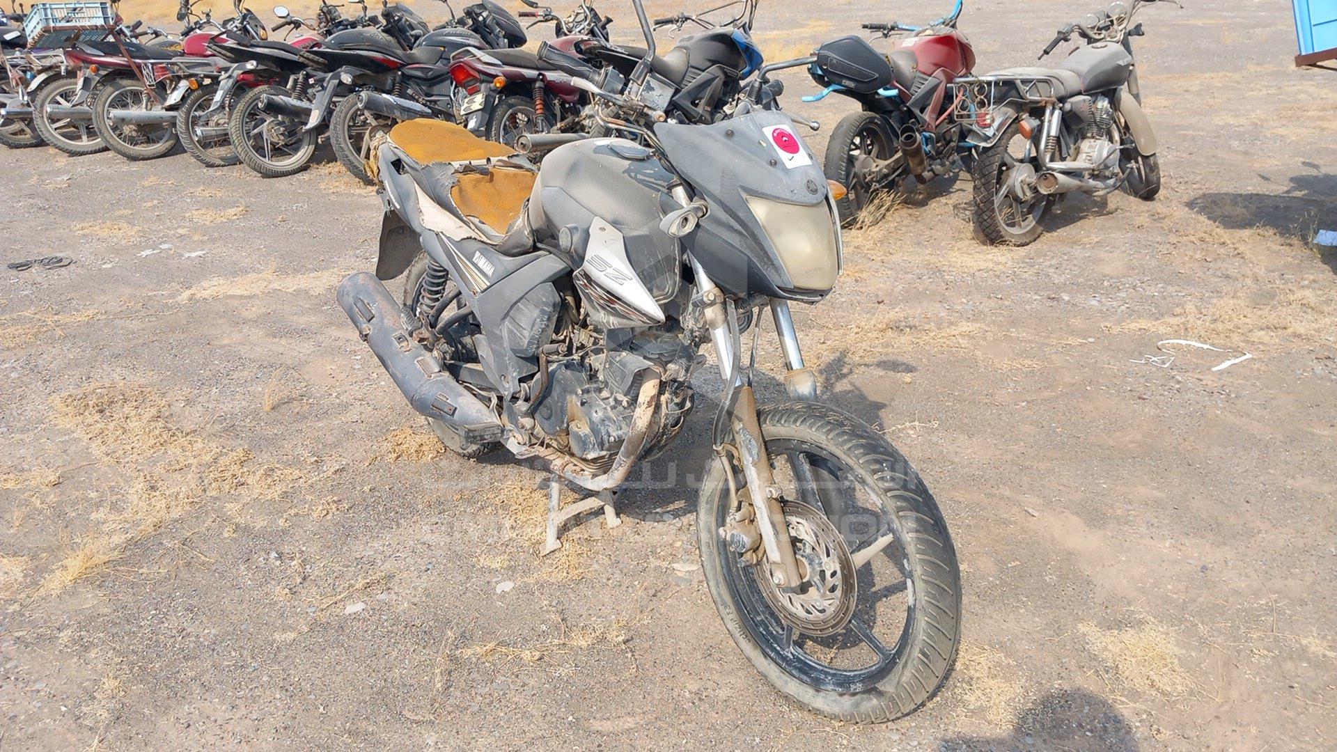 2014 YAMAHA SZ16R VIN: ME1RG0916E2001035