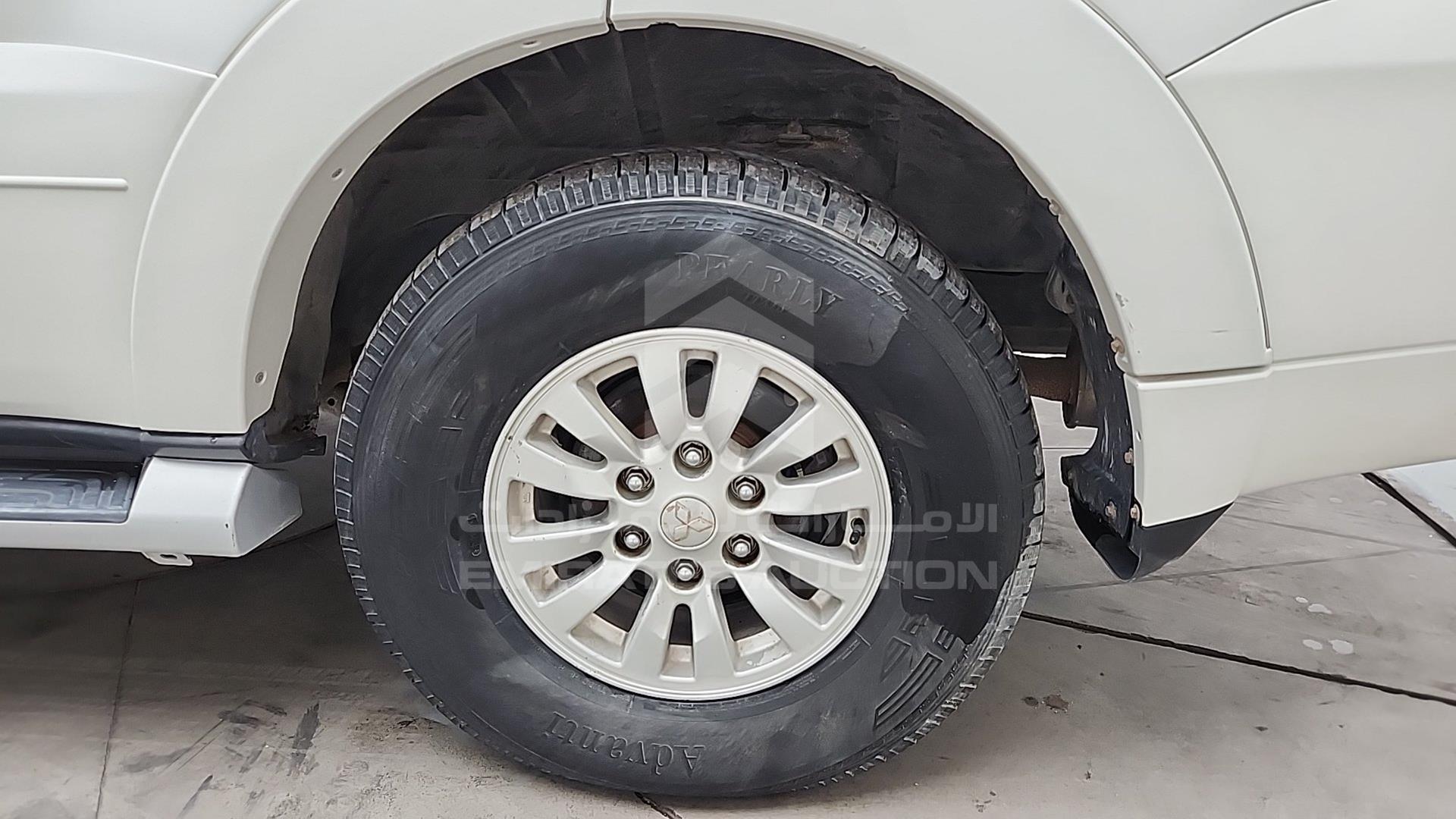 2014 MITSUBISHI PAJERO VIN: JMYLRV95WEJ717770