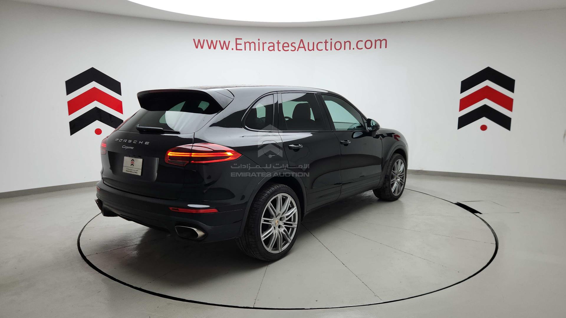 2016 PORSCHE CAYENNE VIN: WP1AA2A28GKA13573