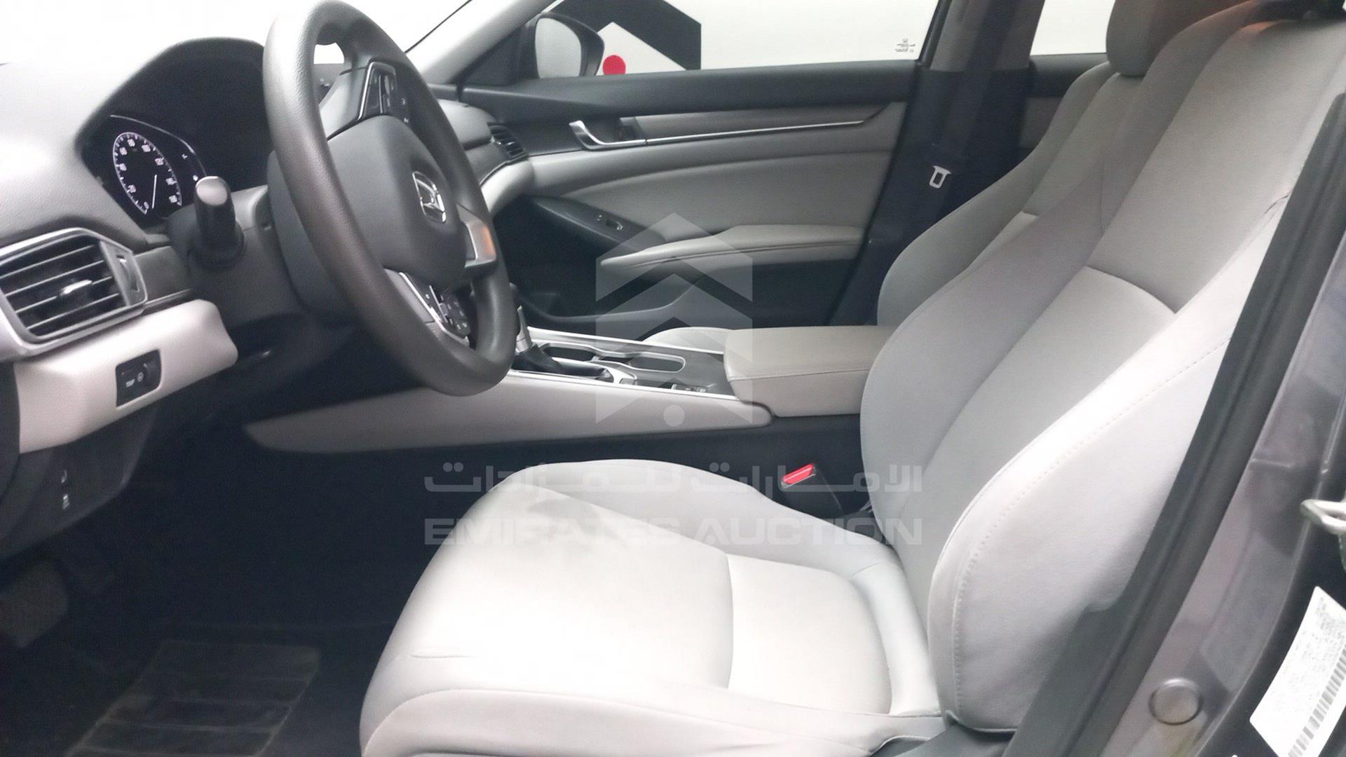 2019 HONDA ACCORD VIN: 1HGCV1F10KA077048