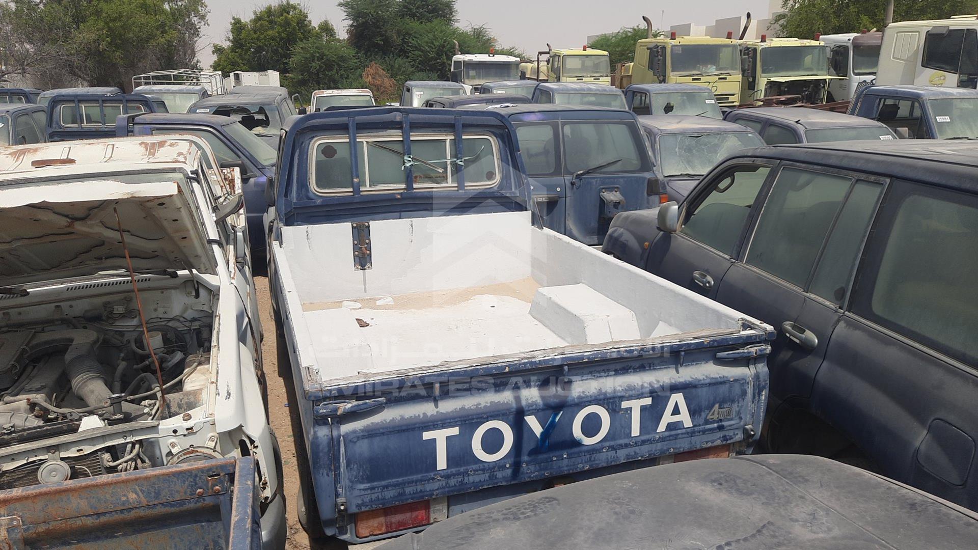 2005 TOYOTA LAND CRUISER VIN: JTFLB71J858007379