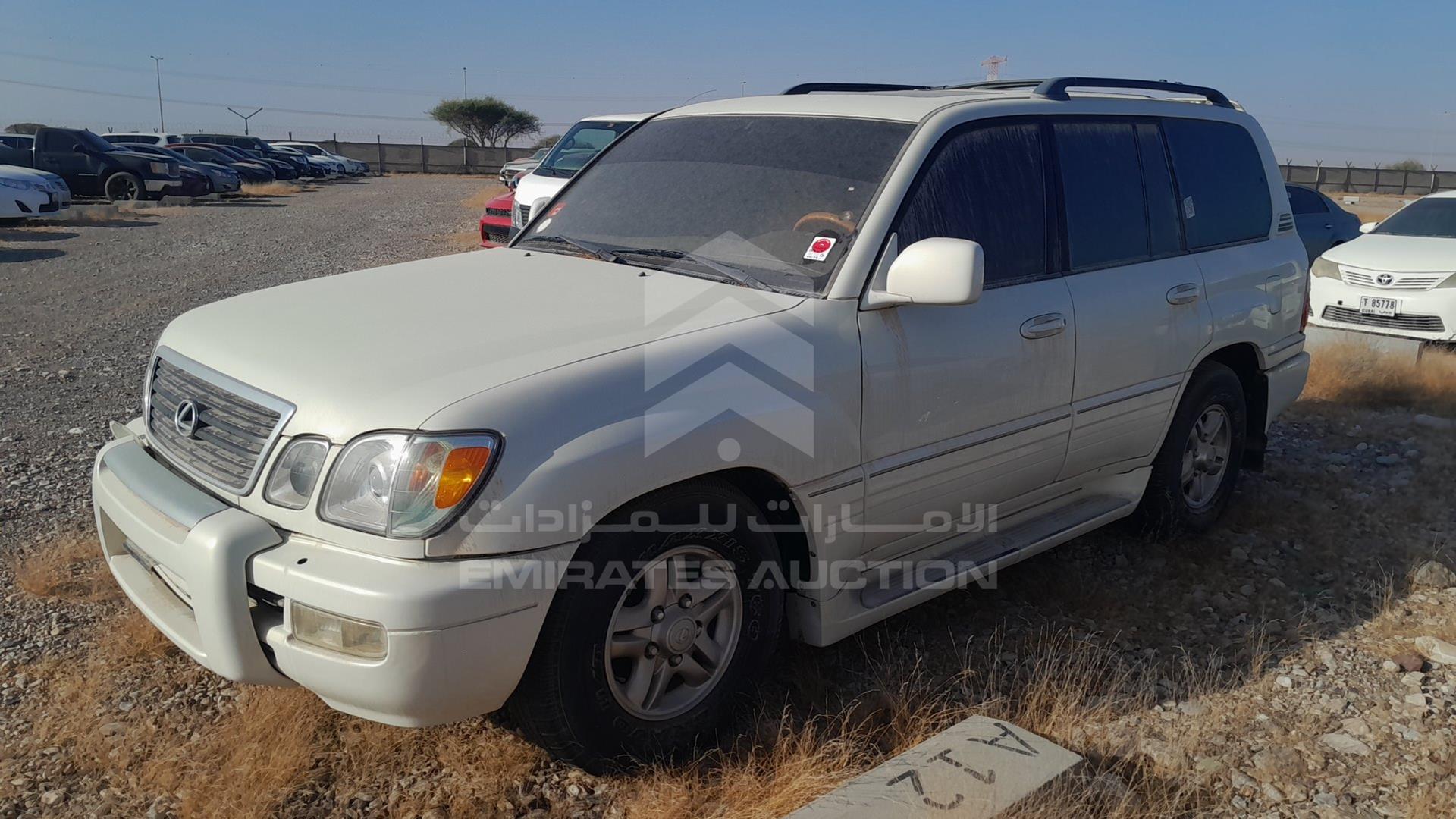2002 LEXUS LX 470 VIN: JTJHT00W223520942