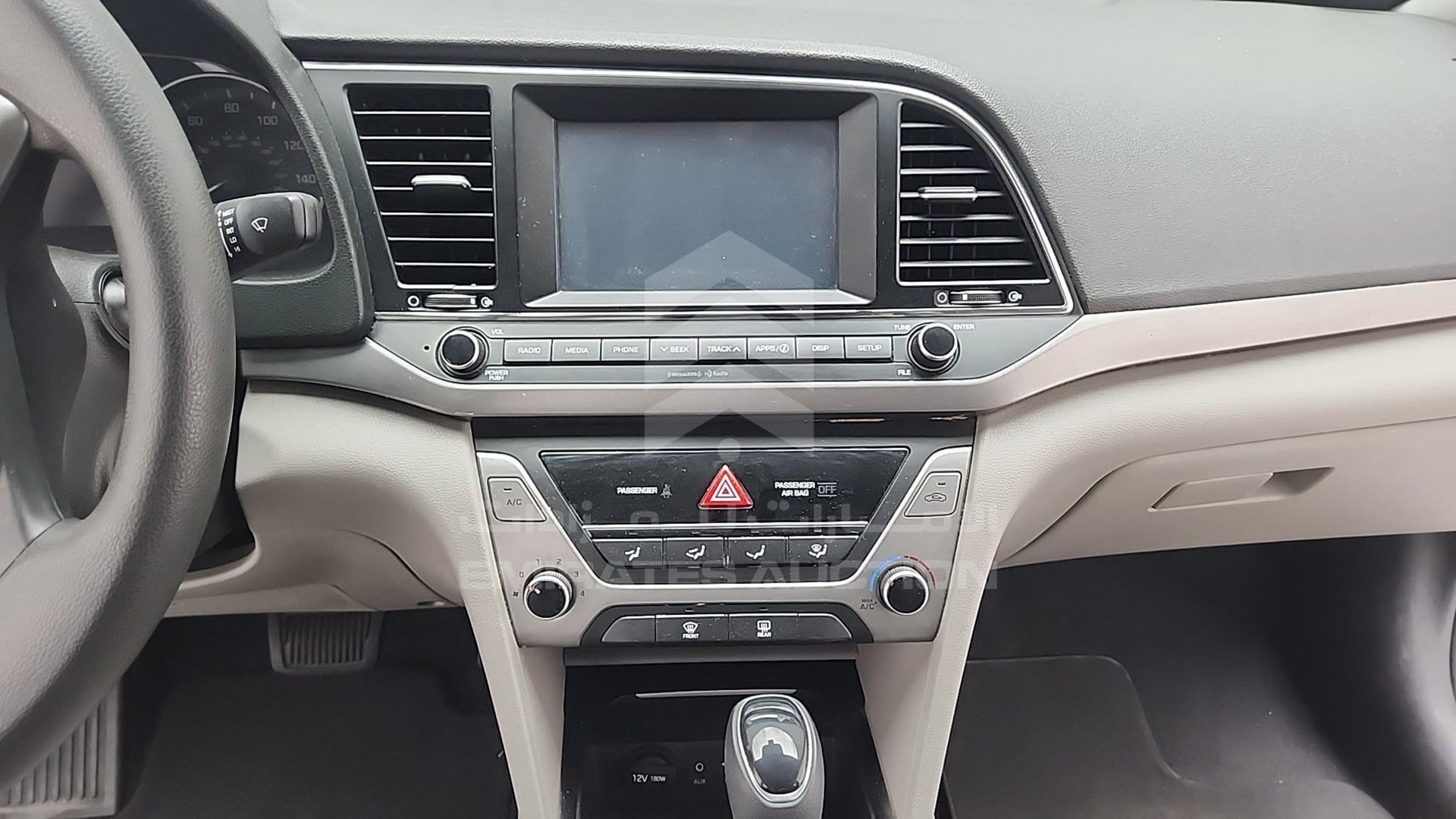 2018 HYUNDAI ELANTRA VIN: 5NPD74LF8JH376096