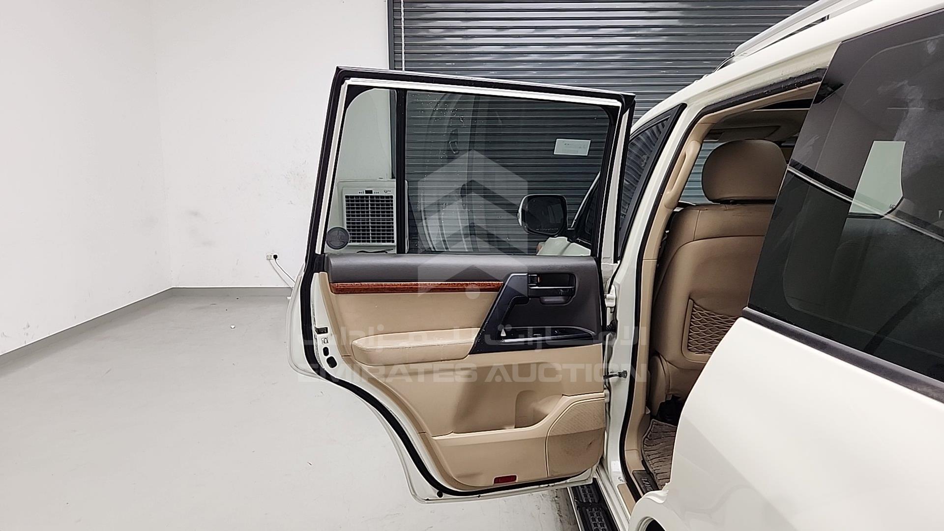2014 TOYOTA LAND CRUISER VIN: JTMHX09J3E5044322
