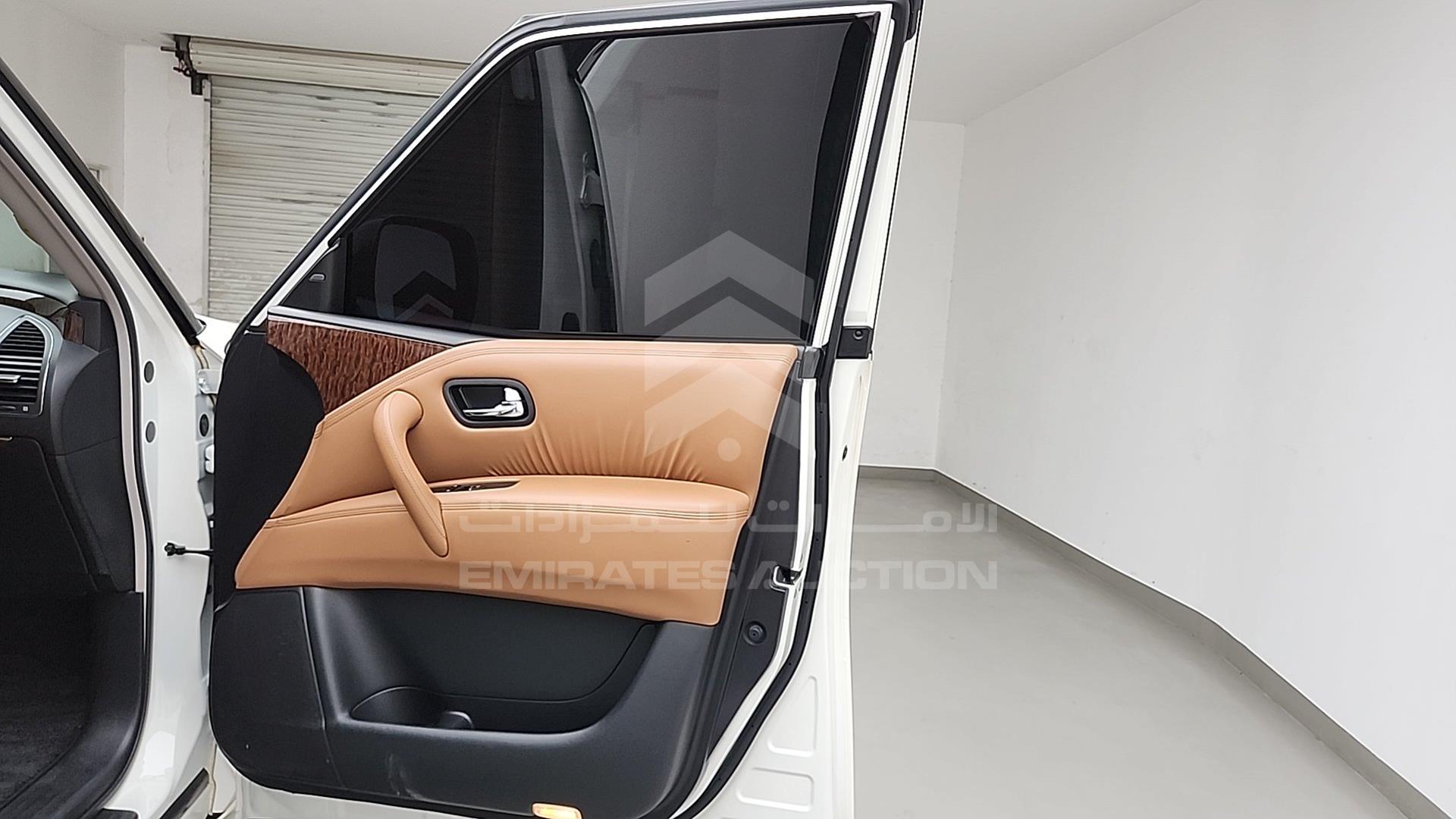 2017 NISSAN PATROL VIN: JN8AY2NY8H9304986