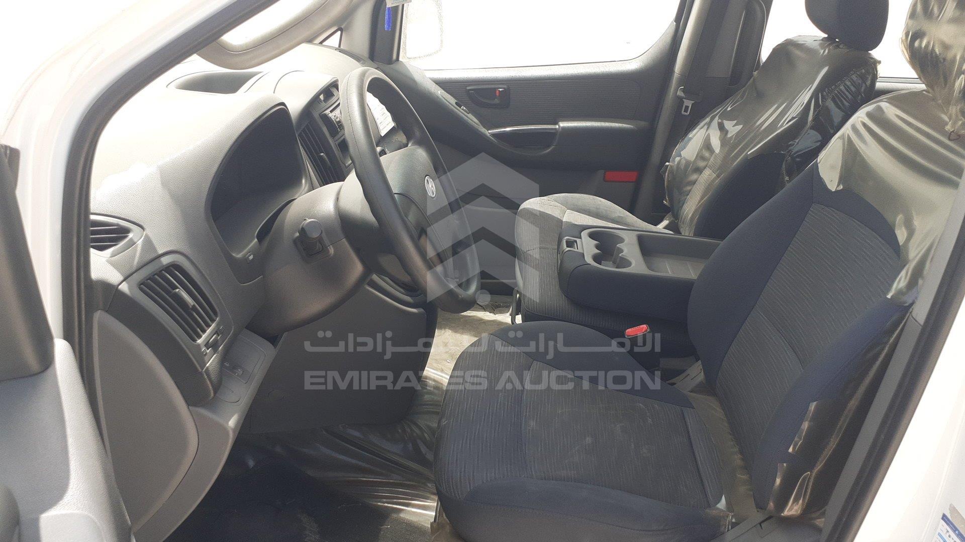 KMJWA37R0CU440854 - 2012 Hyundai H1 - #357798