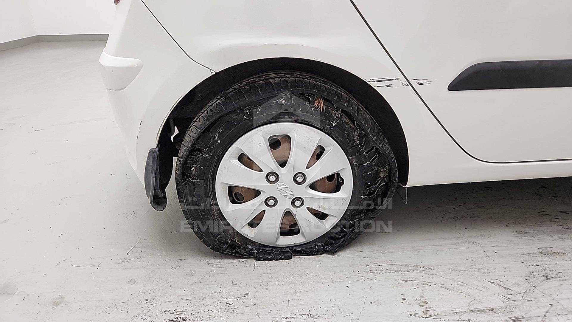2015 HYUNDAI I10 VIN: MALAM51C9FM570463