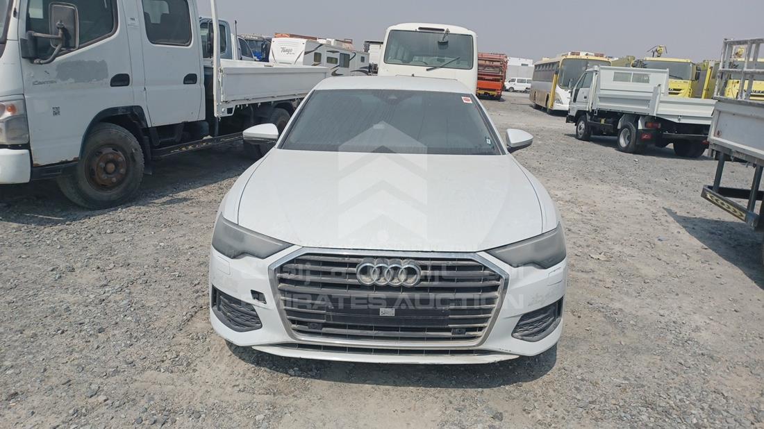 اودي ايه 6 2020 — الزاوية الأمامية بالكامل — صورة 1