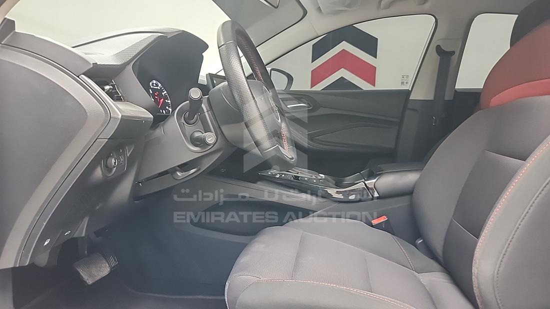 ام جي GT 2024 — زاوية السائق الأمامية اليسرى — صورة 13