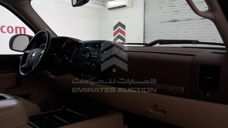 3GCPK9E7XCG160017 Auction: EmiratesAuction Lot: 409827 3GCPK9E7XCG160017 Chevrolet Silverado 2012 RED Photo 24