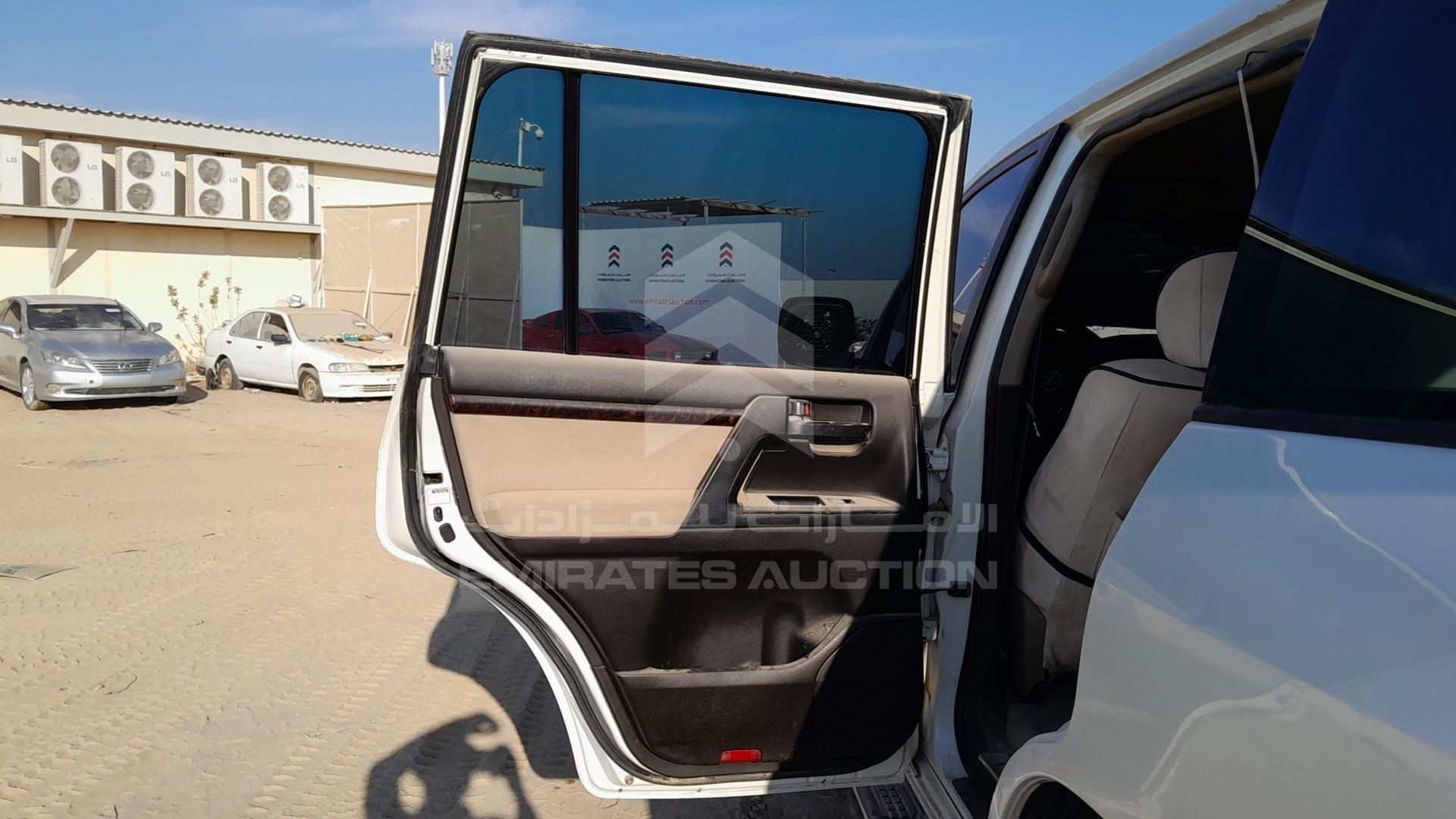 2011 TOYOTA LAND CRUISER VIN: JTMHU09J5B4046244