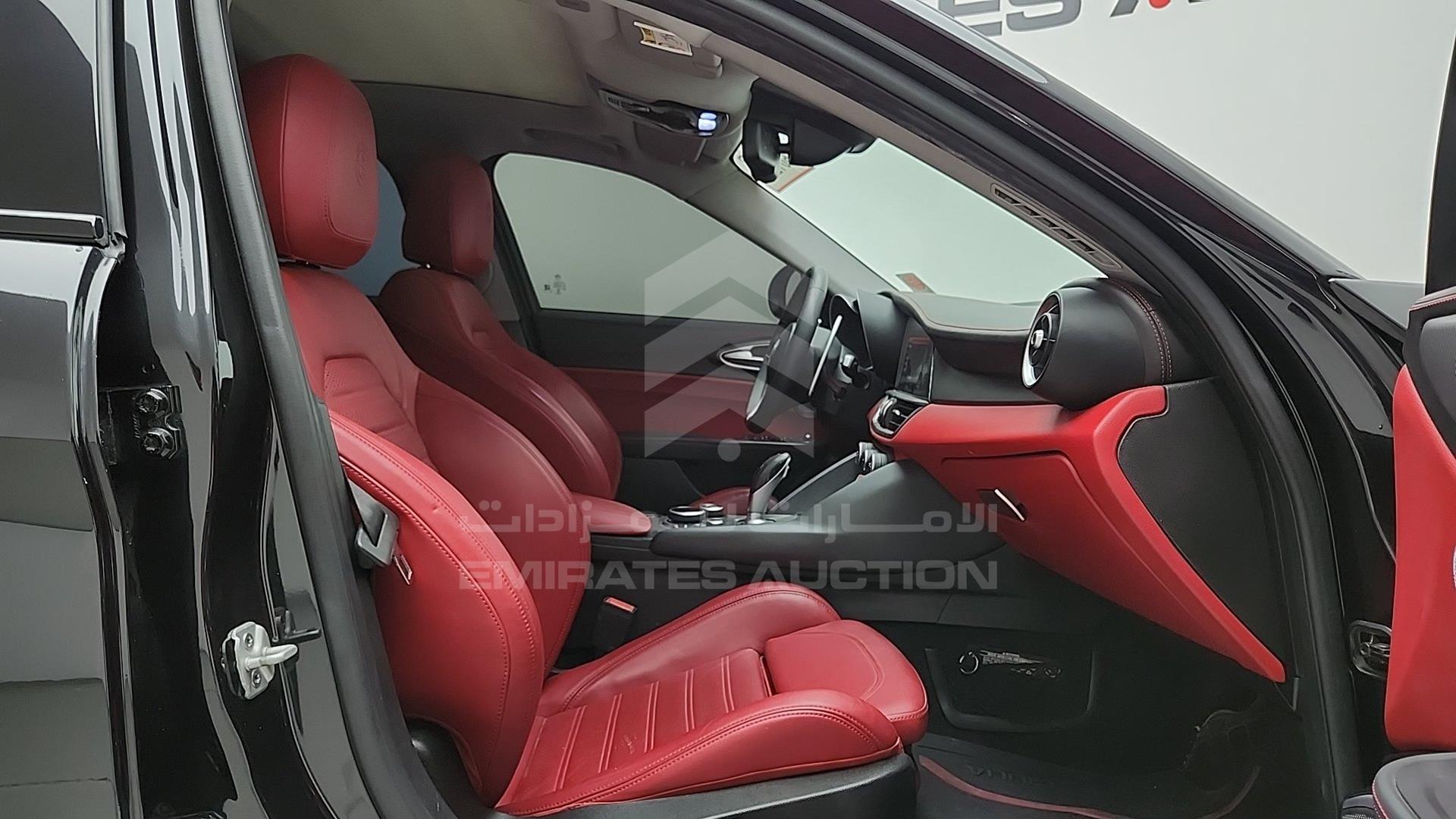 2019 ALFA ROMEO GIULIA VIN: ZAREAFDN7K7612658