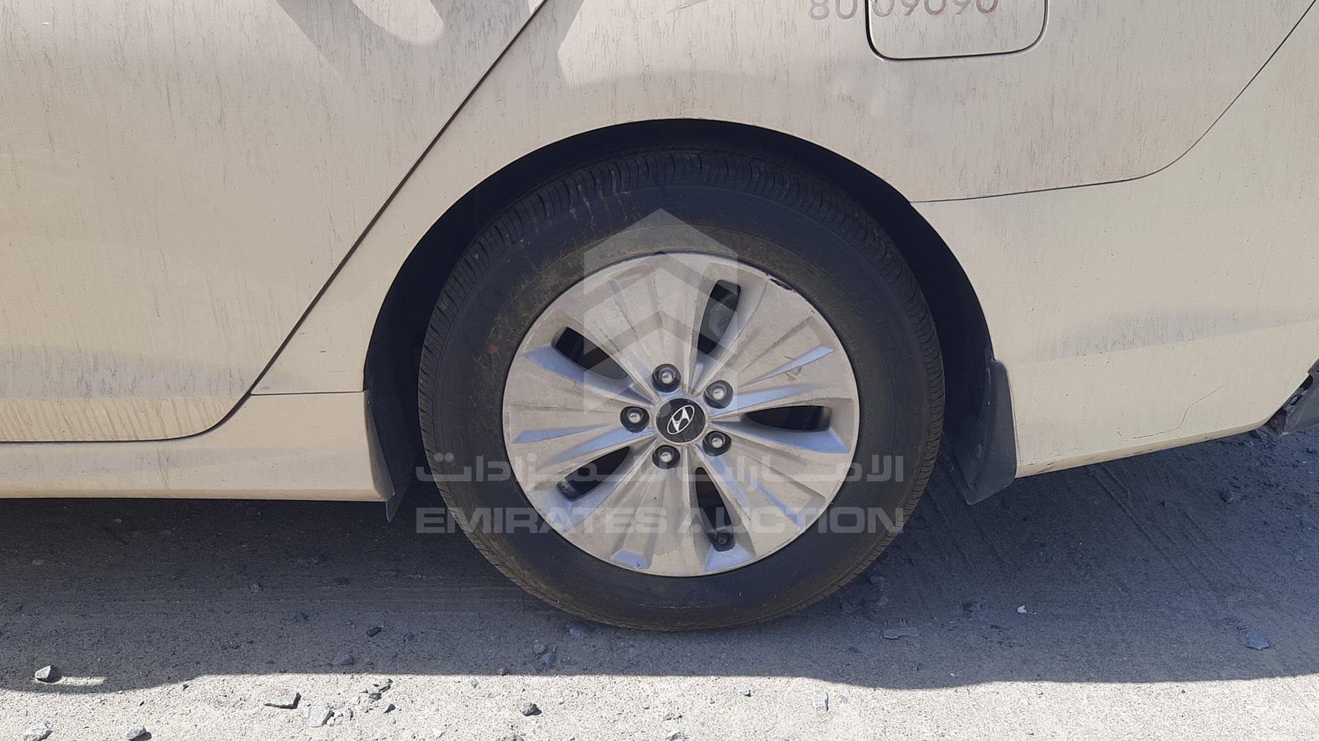 2019 HYUNDAI SONATA VIN: KMHE24136KA093020