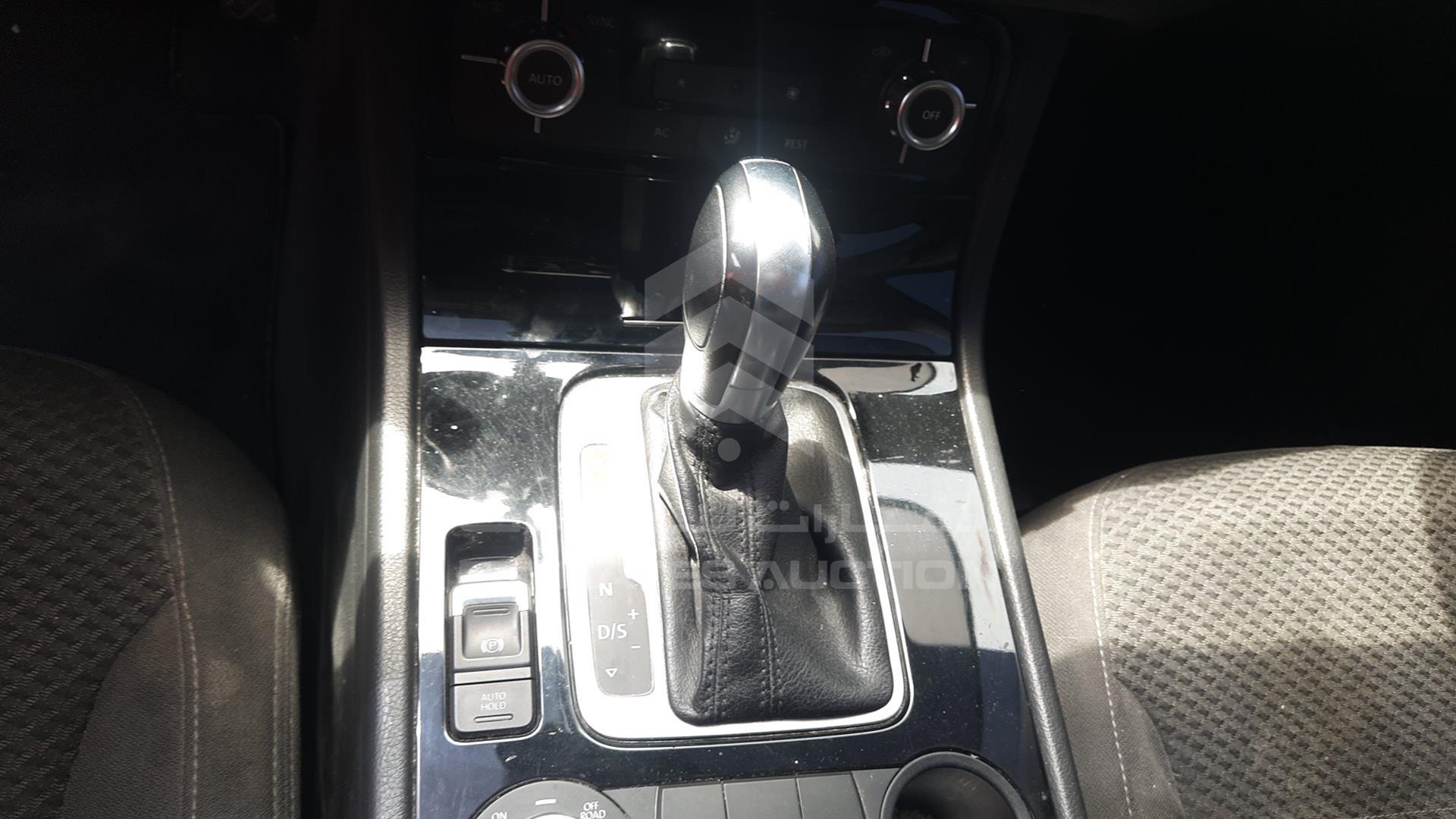 2013 VOLKSWAGEN TOUAREG VIN: WVGBC2BP0DD000306