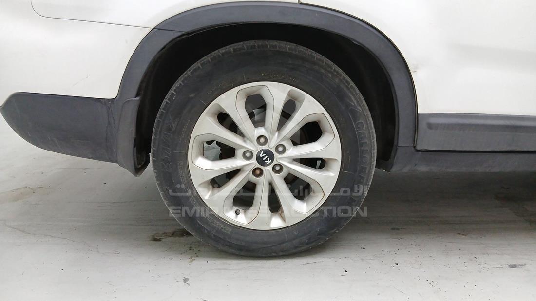 2014 Kia Sorento — Rear Right Tyre — Photo 47