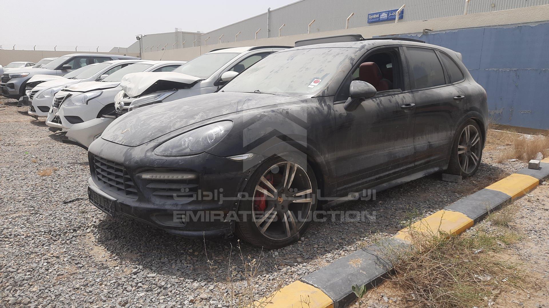 2014 PORSCHE CAYENNE GTS VIN: WP1ZZZ92ZELA70989
