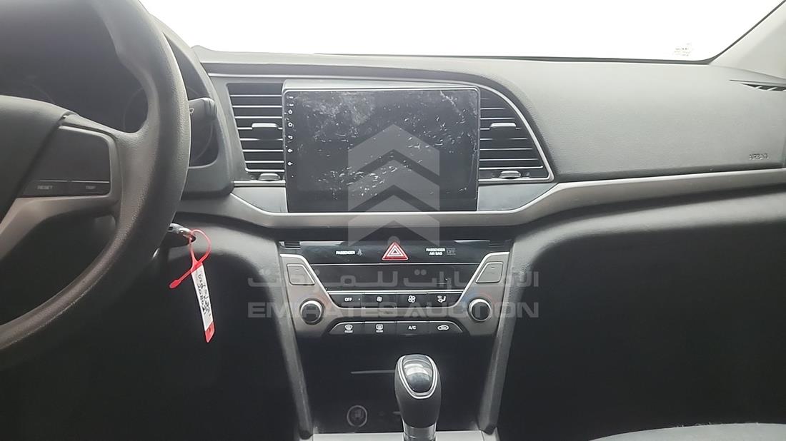 2019 Hyundai Avante — Entertainment Systems & Camera Monitor & Navigation — Photo 17
