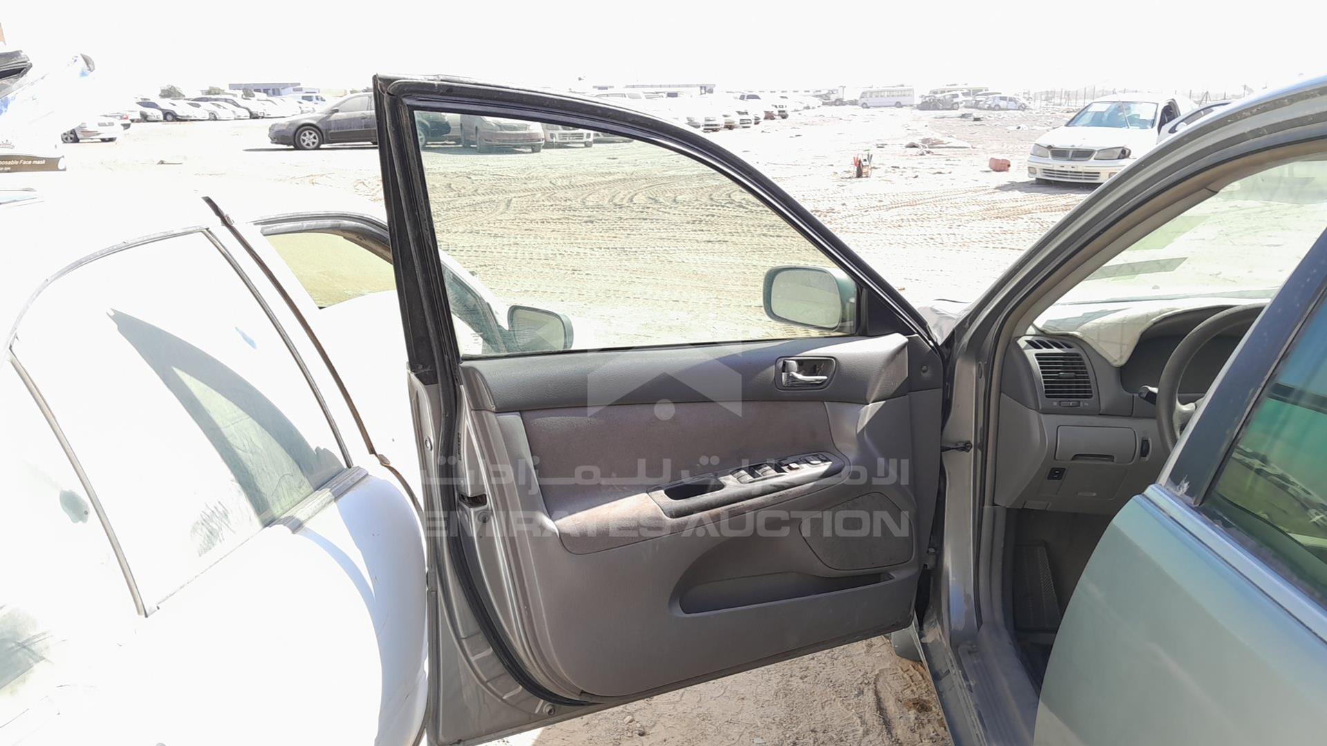 2005 TOYOTA CAMRY VIN: 4T1BE32K75U519682
