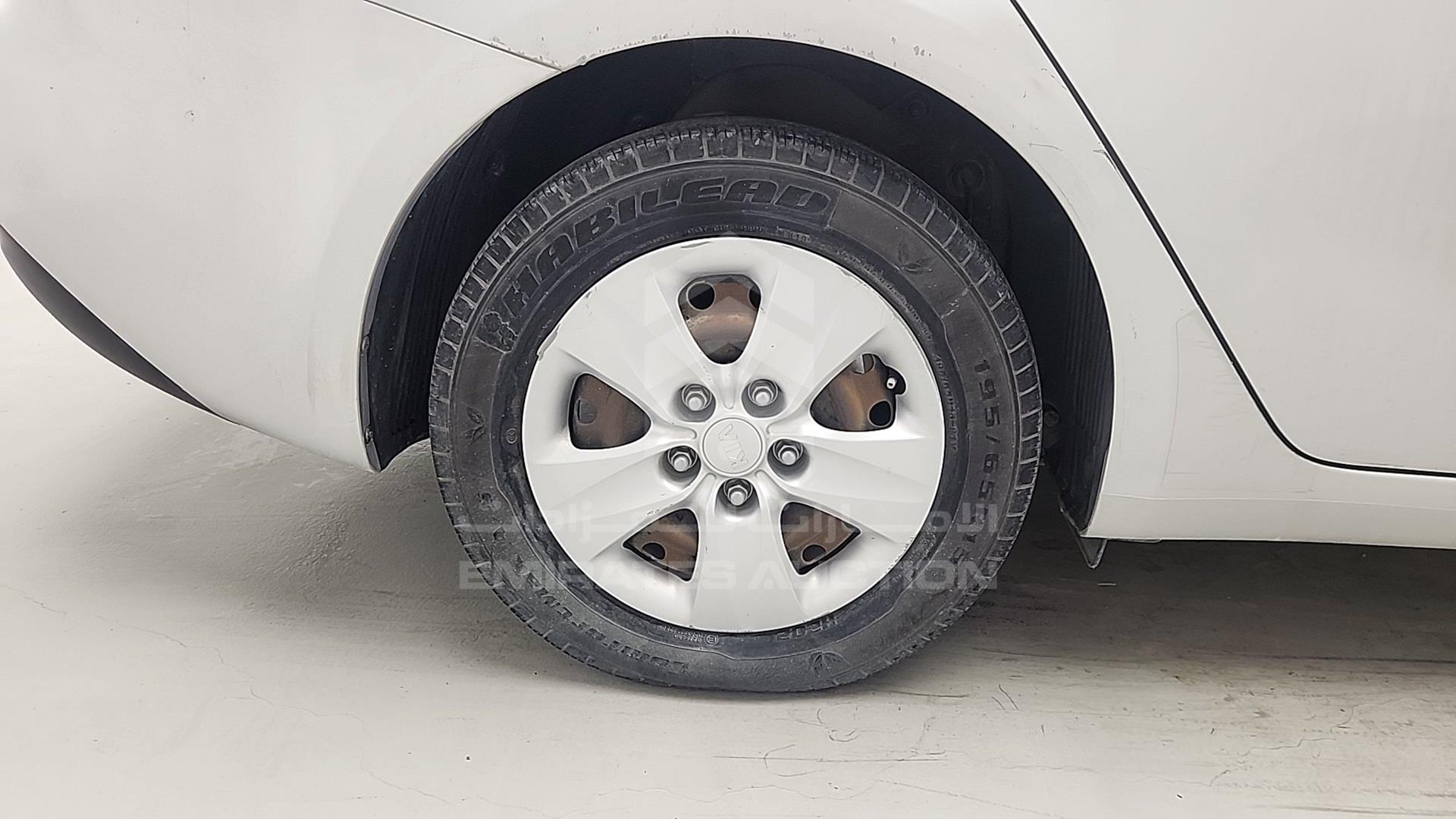 2016 KIA CERATO VIN: KNAFJ4110G5915950