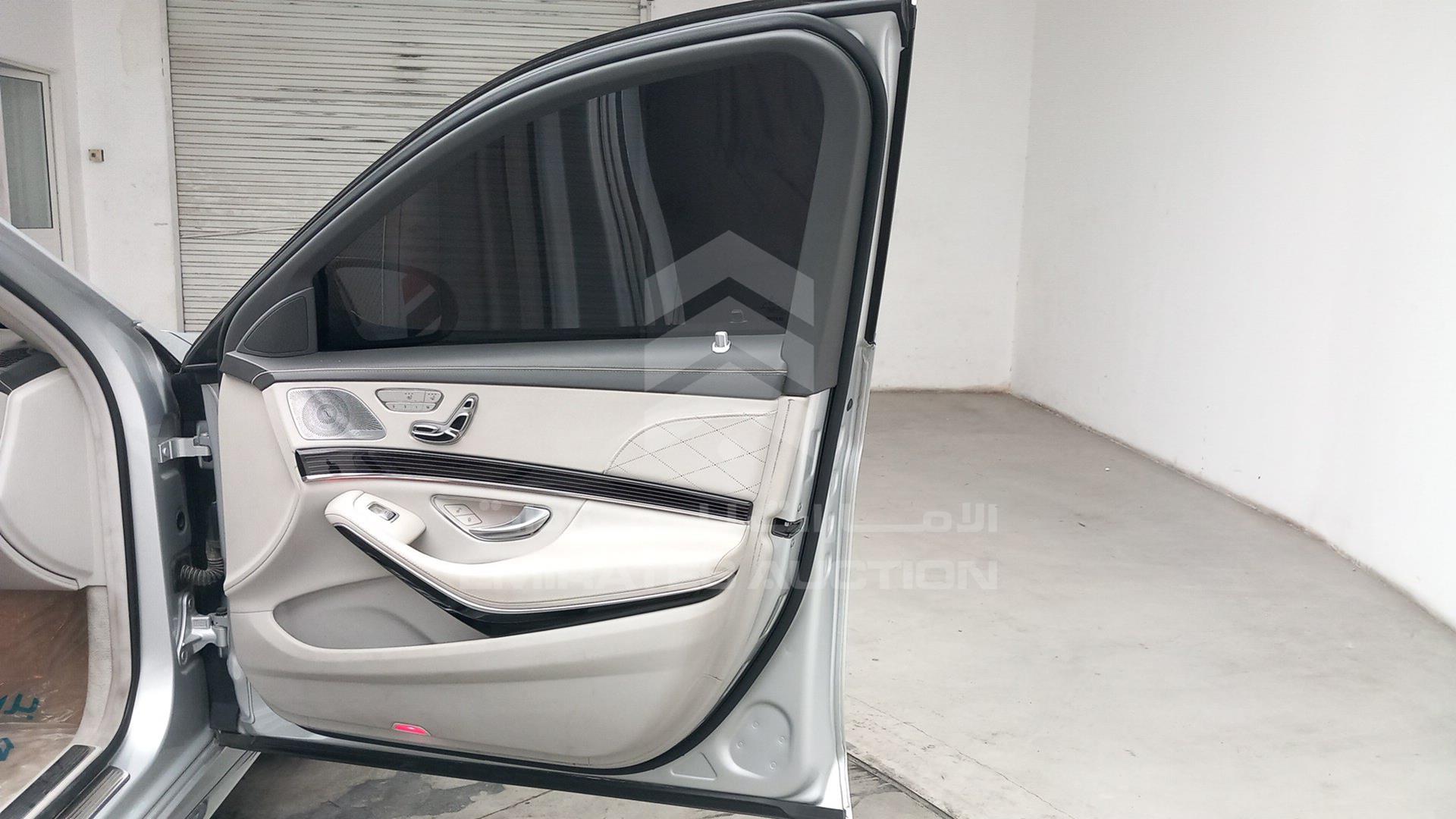2016 MERCEDES S 550 VIN: WDDUG8FB1GA222285