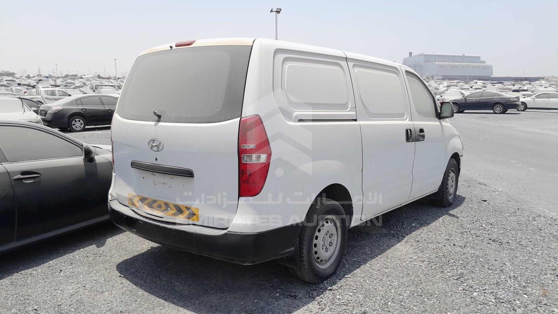 2010 HYUNDAI H1 VIN: KMHWG81R4AU226372