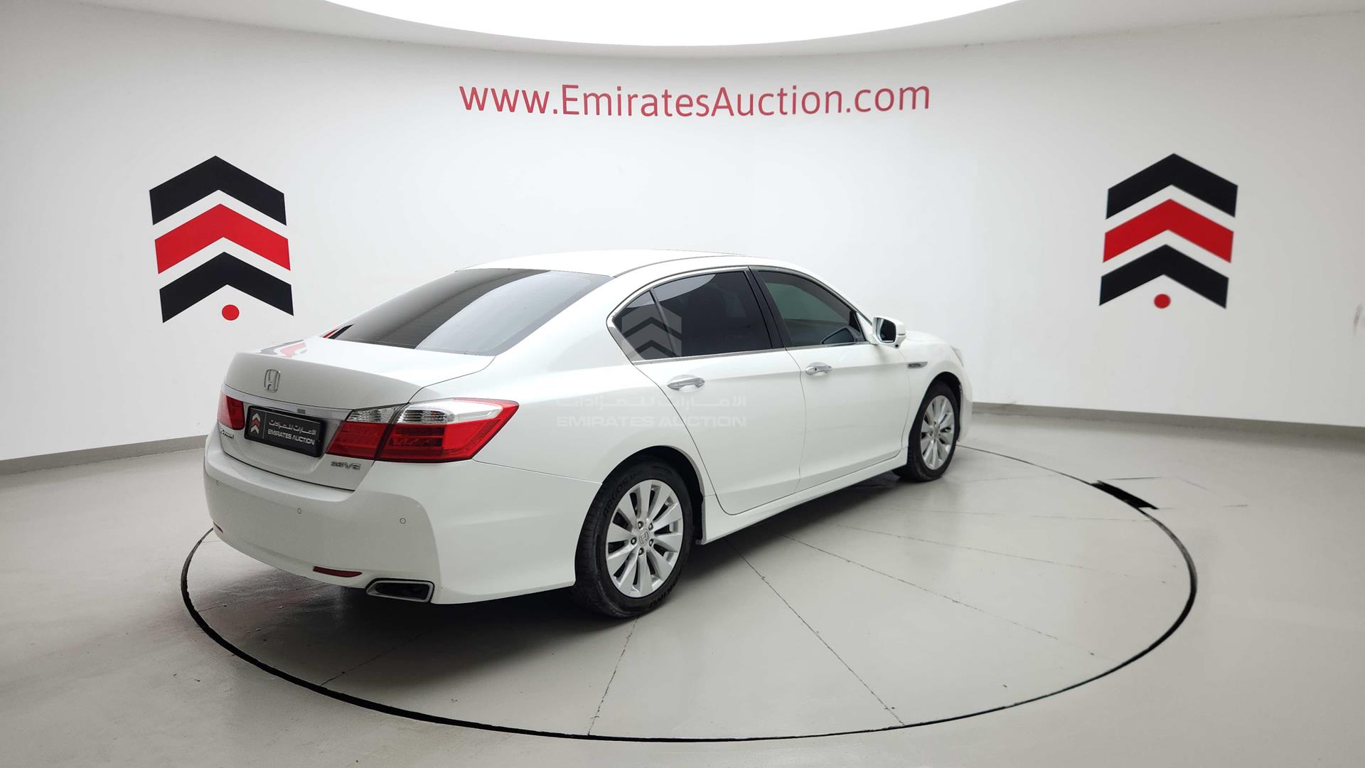 2016 HONDA ACCORD VIN: LUCCR3668G3400375