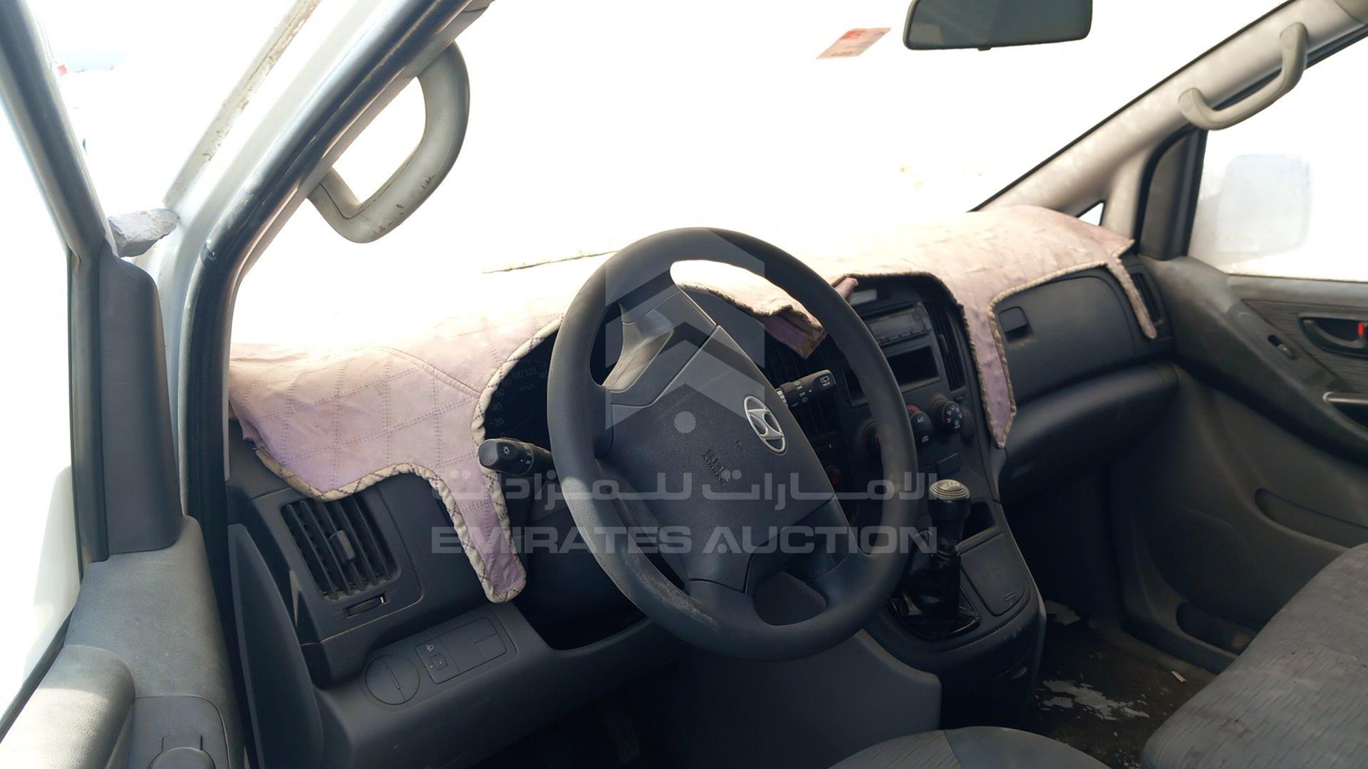 2016 HYUNDAI H1 VIN: KMHWG81R0GU733522