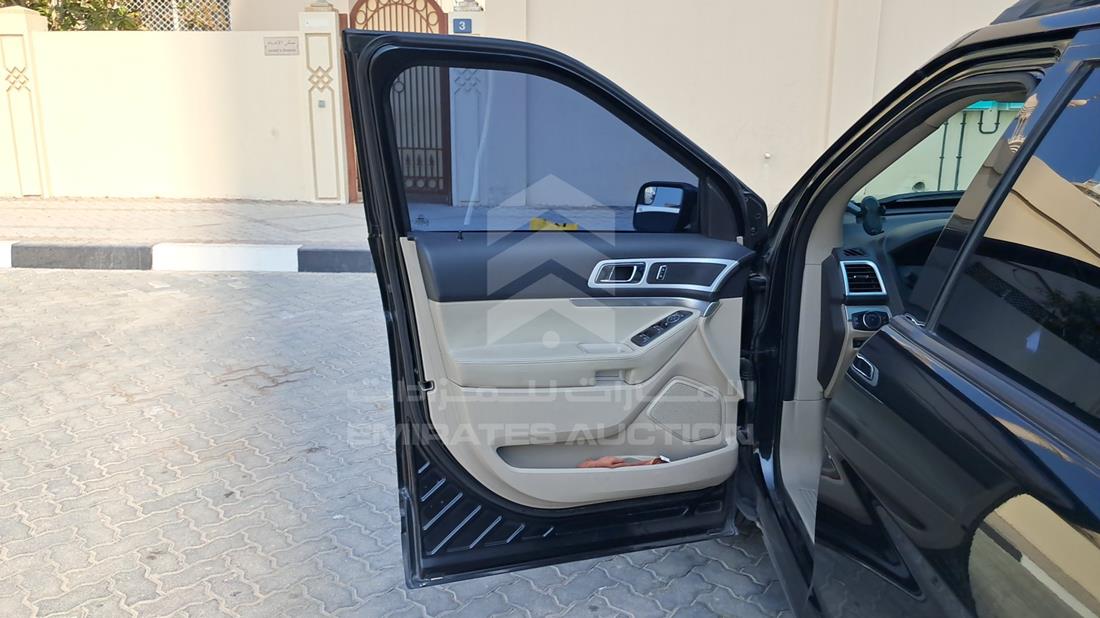 2015 Ford Explorer — Front Left Door — Photo 10