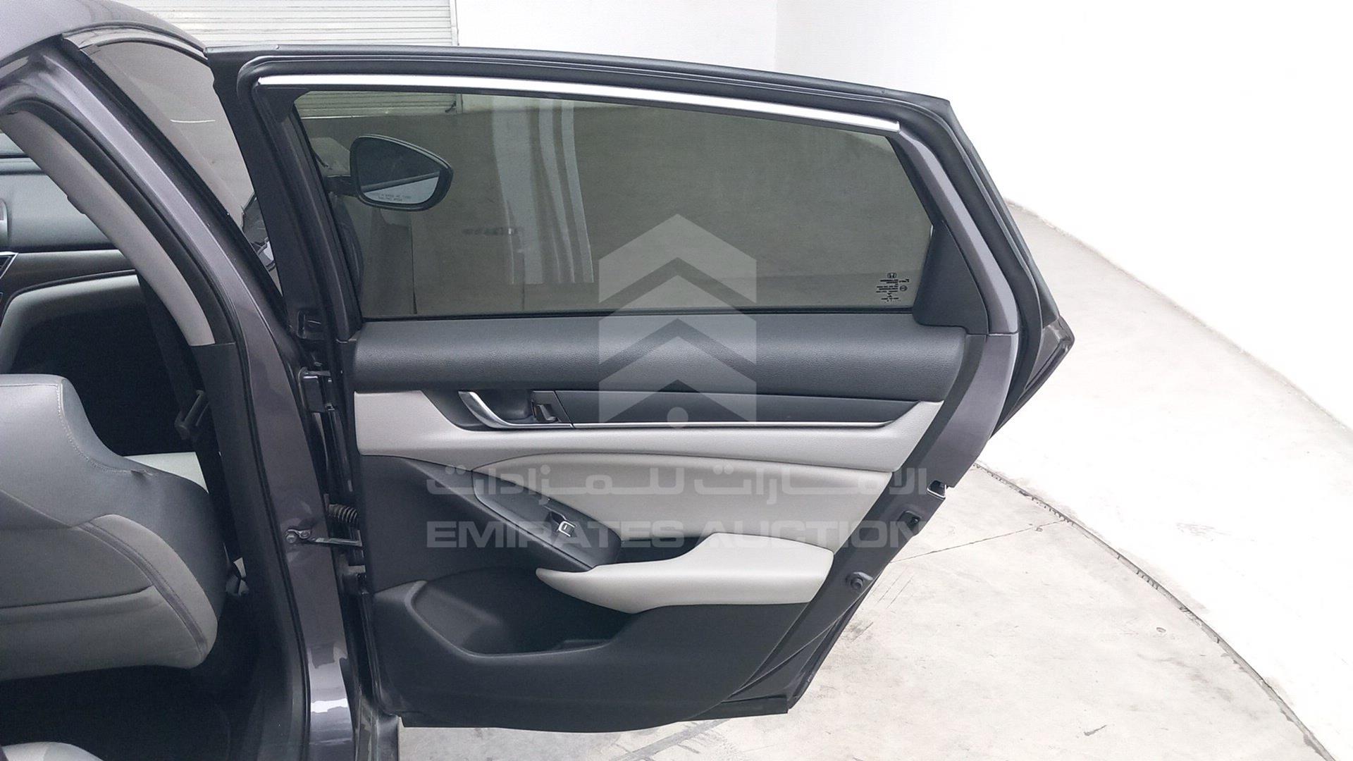 2019 HONDA ACCORD VIN: 1HGCV1F10KA077048